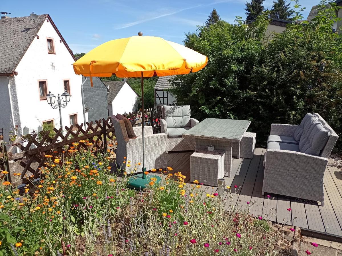 Um Die Ecke Manderscheid Exterior photo